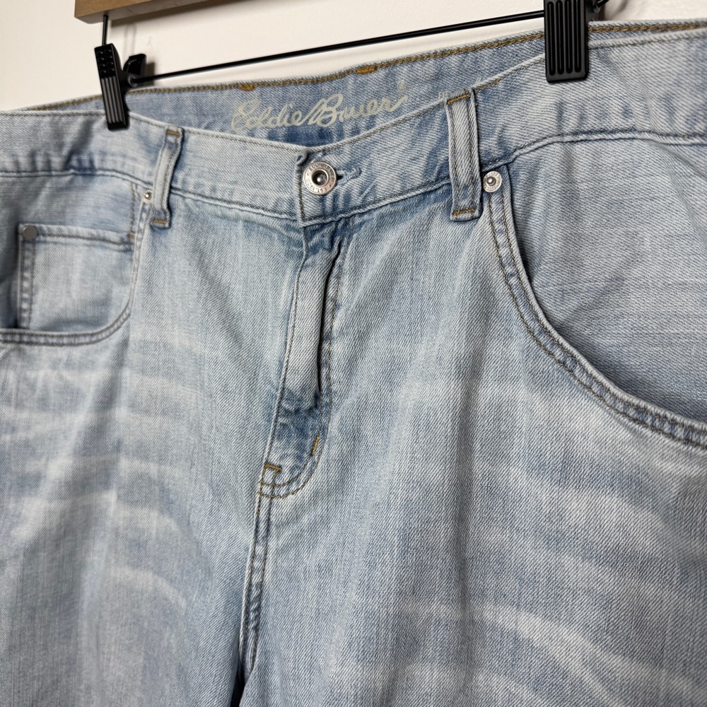 Eddie Bauer Boyfriend Denim Shorts Cuffed Lightwash - Picture 3 of 6